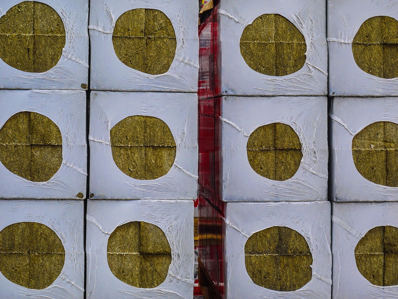 d&eacute;couvrez les diff&eacute;rents mat&eacute;riaux d'isolation pour am&eacute;liorer le confort thermique et r&eacute;duire la consommation &eacute;nerg&eacute;tique de votre habitat.