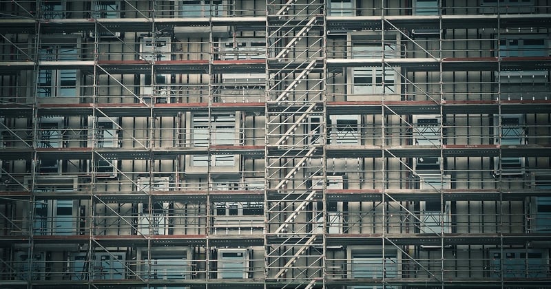Échafaudage roulant : le guide complet pour bien le choisir et l'utiliser