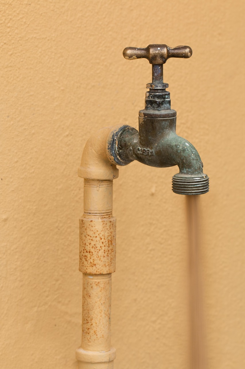 Pourquoi mon robinet goutte-t-il et comment le réparer soi-même ?