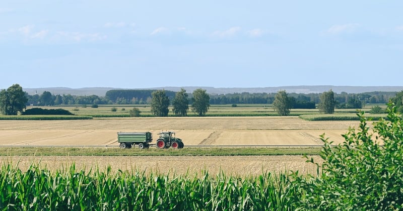 Bâche remorque sur mesure : la solution idéale pour protéger votre chargement